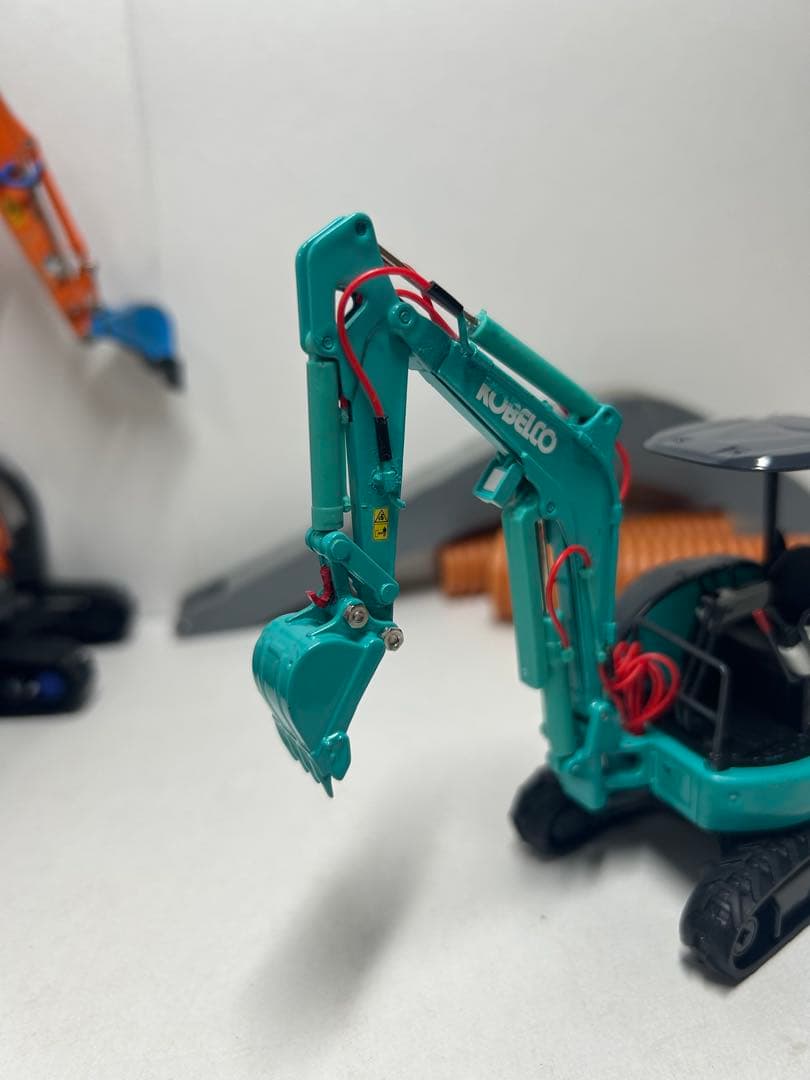 ミニカー KOBELCO sk28sr