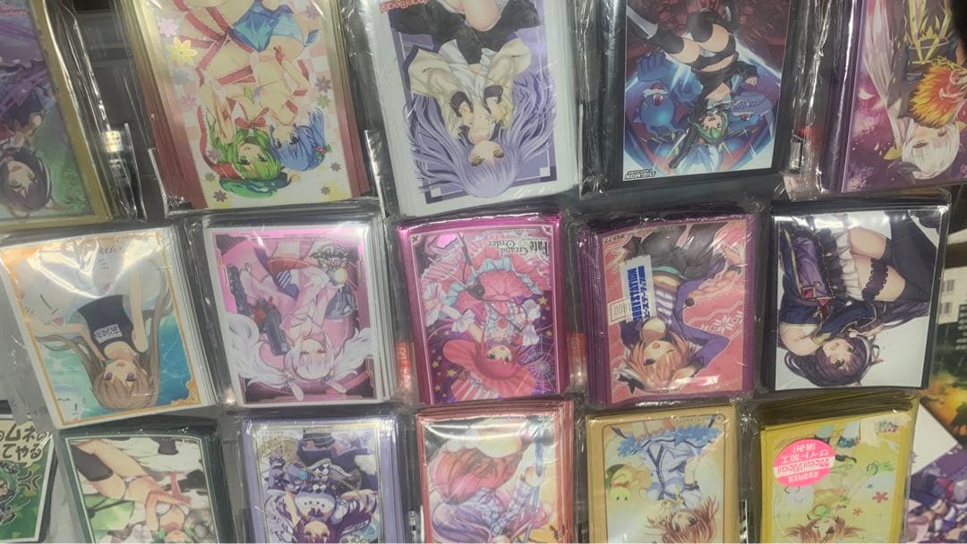 アニメキャラクター トレーディングカード多数