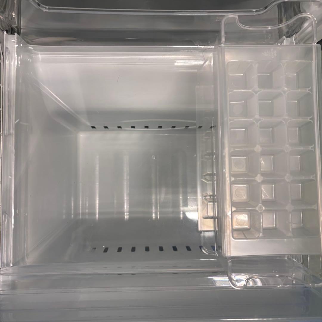 662 ヤマダセレクト　冷蔵庫　大きめサイズ　156L 100L強　小型　格安