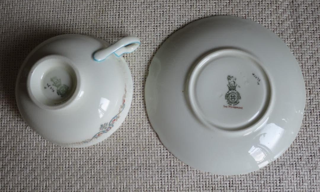 英国ロイヤルドルトン　ティーカップ・ソーサーセット　手描き1930年代