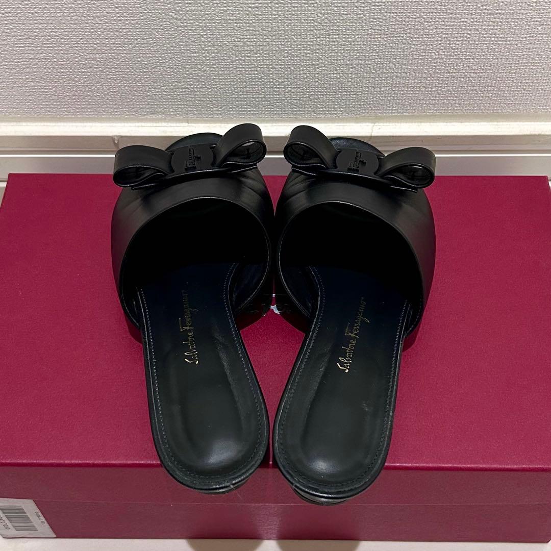 美品 Salvatore Ferragamo ミュール ヴァラ VALERY