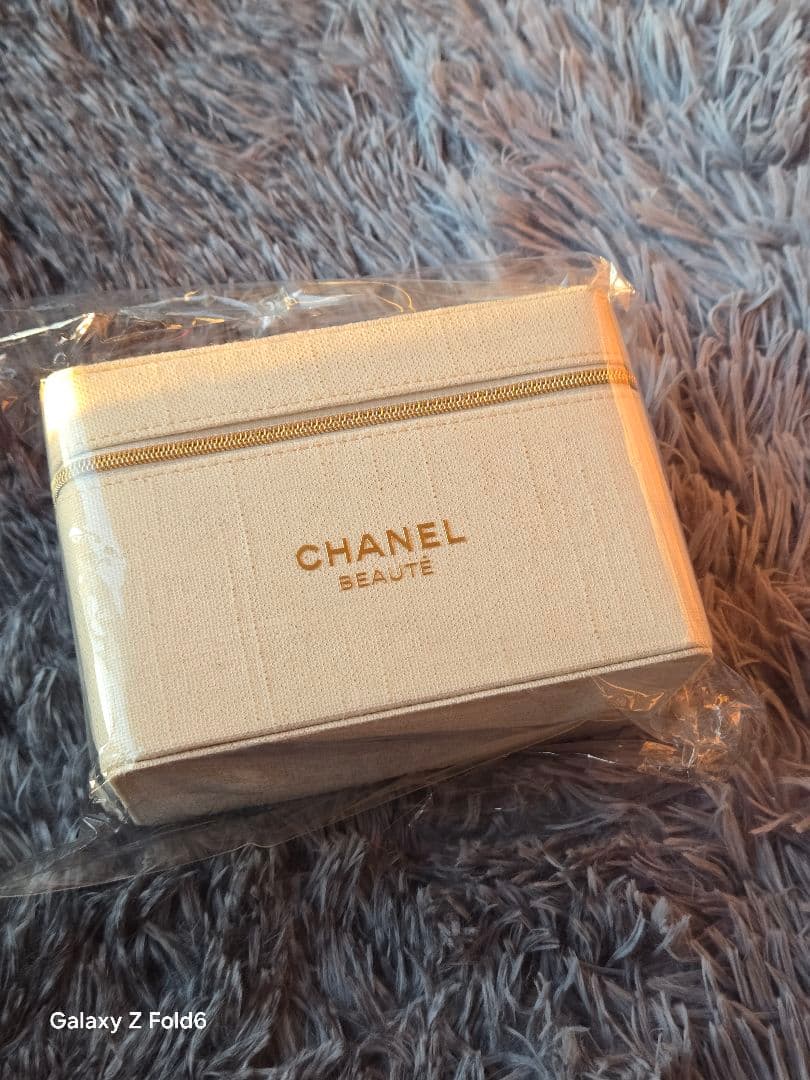 CHANEL BEAUTÉ（シャネル ビューテ）特製バニティポーチ