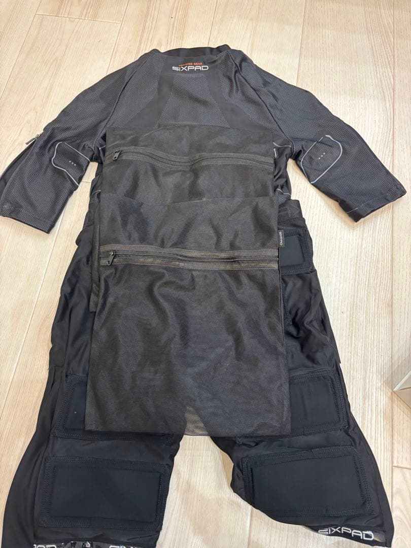 【美品】SIXPAD Powersuit シックスパッド　トップ＆ボトム セット