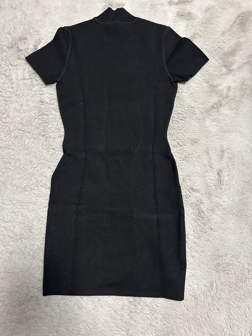 アレキサンダーワンブラックハイネックタイトミニワンピース