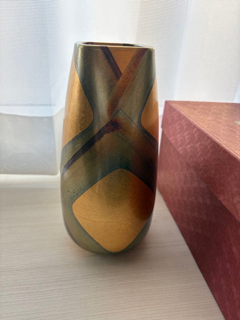 金沢箔芸　金箔の花瓶