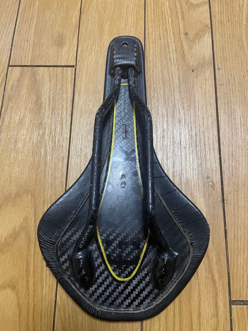 フィジーク fizik アンタレス 00 カーボンレール 130m240m