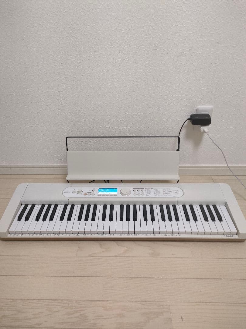 美品　カシオ　電子キーボード　LK-526 61鍵盤　光ナビゲーション