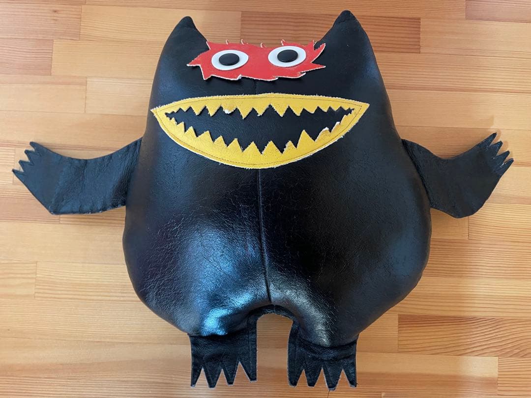 ナウガモンスター　Naugahyde