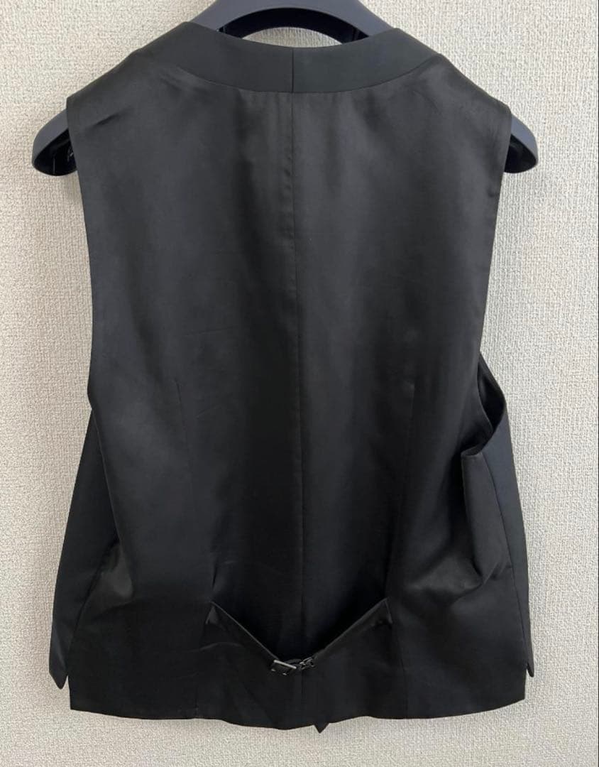 【美品・正規品】PRADA プラダ ナイロンジレ／50サイズ・ロゴプレート付き