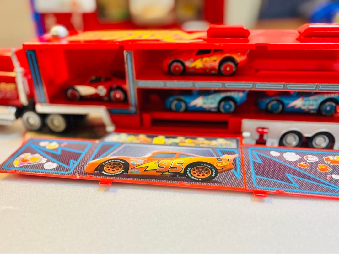 【廃盤希少商品‼︎】カーズ•トミカ19台/収納バッグ/トレーラーマックセットです☆