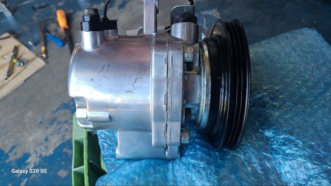 タント コンプレッサー エアコンコンプレッサー 88320-B2060