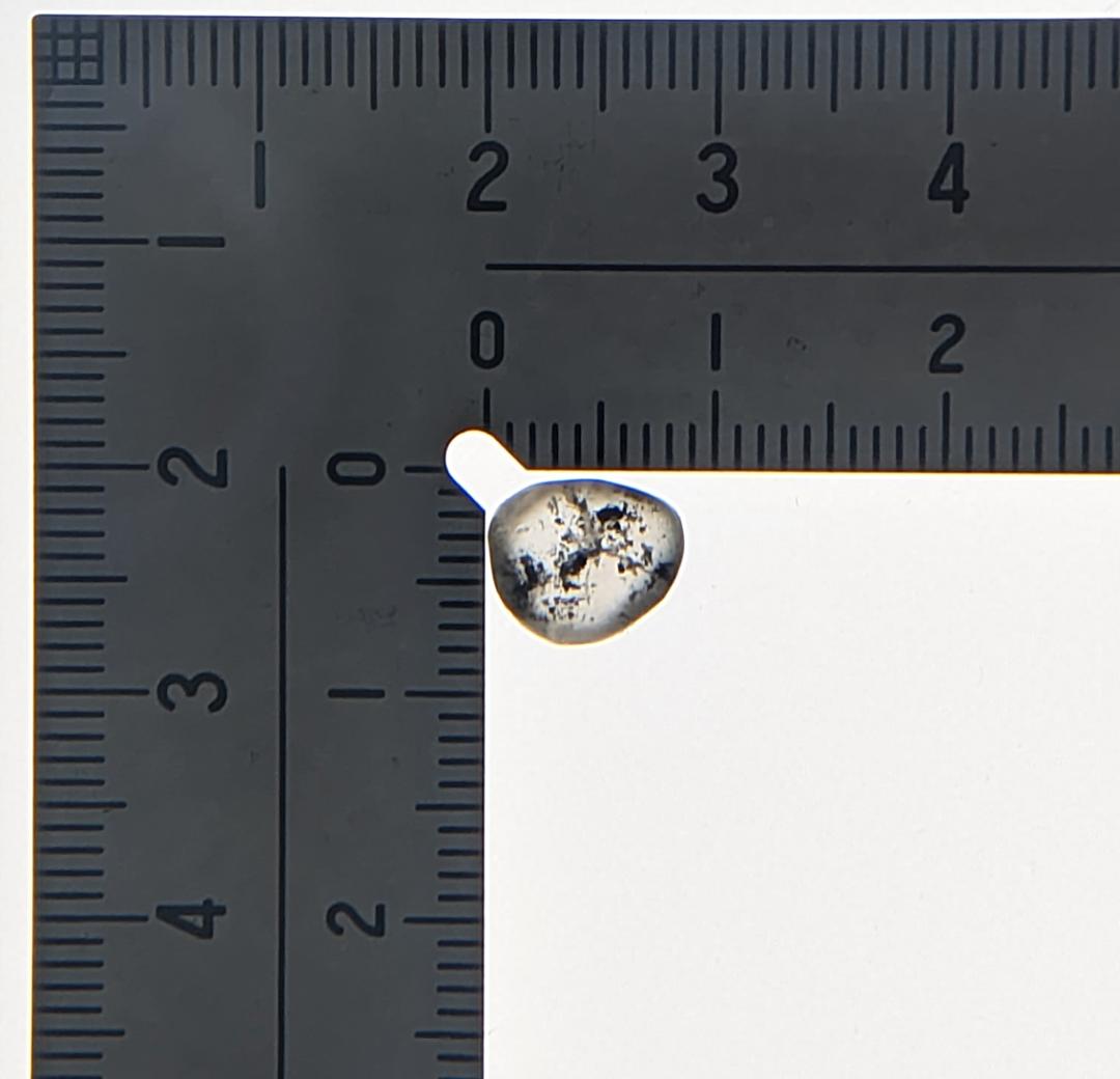 天然ダイヤモンド（蛍光アリ）　2.345カラット