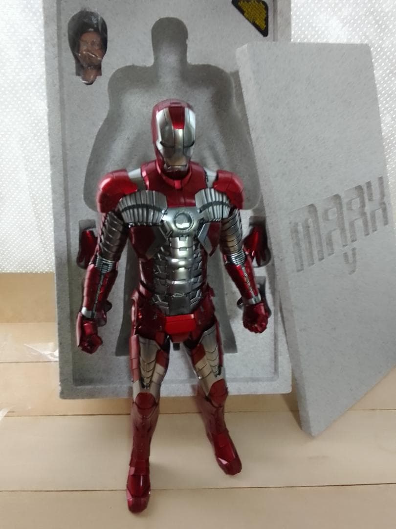 ホットトイズ アイアンマン マーク5　ダイキャスト