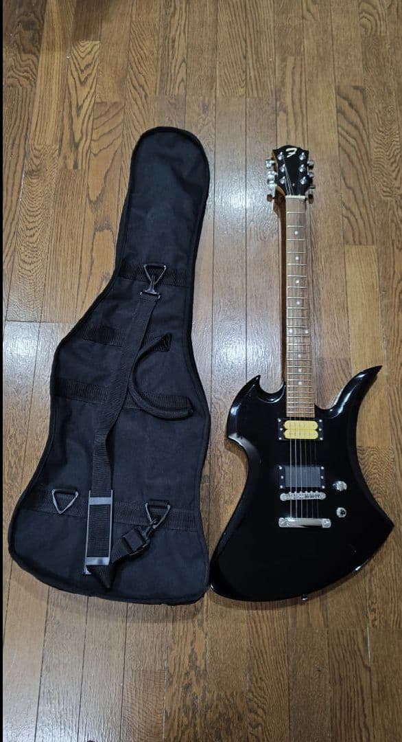 モッキンバードタイプ　エレキギター