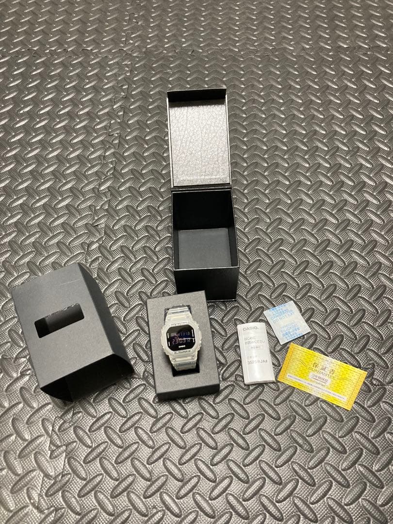 G-SHOCK DW-5600USKE-7JF クリア
