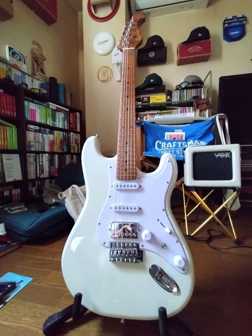 Eris Nestia ストラトキャスター ローステッドネック 新品同様！