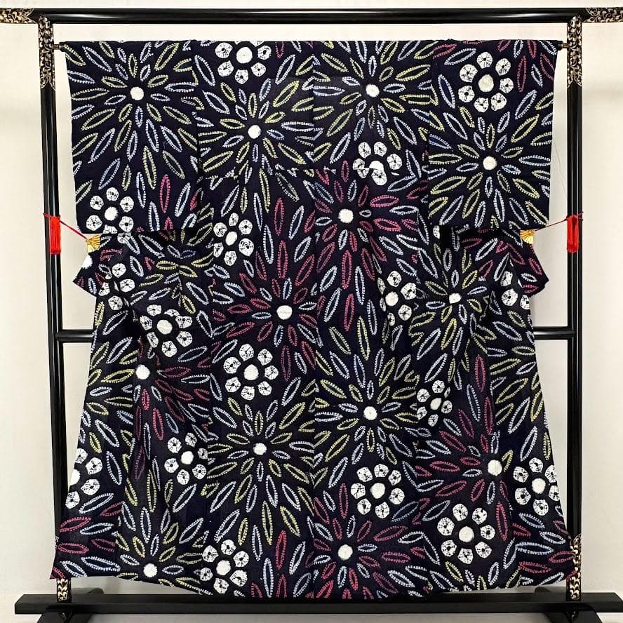 ゆりのはな　未使用品　絞り浴衣　有松鳴海絞り　総絞り　浴衣　紺色系　綿　I402