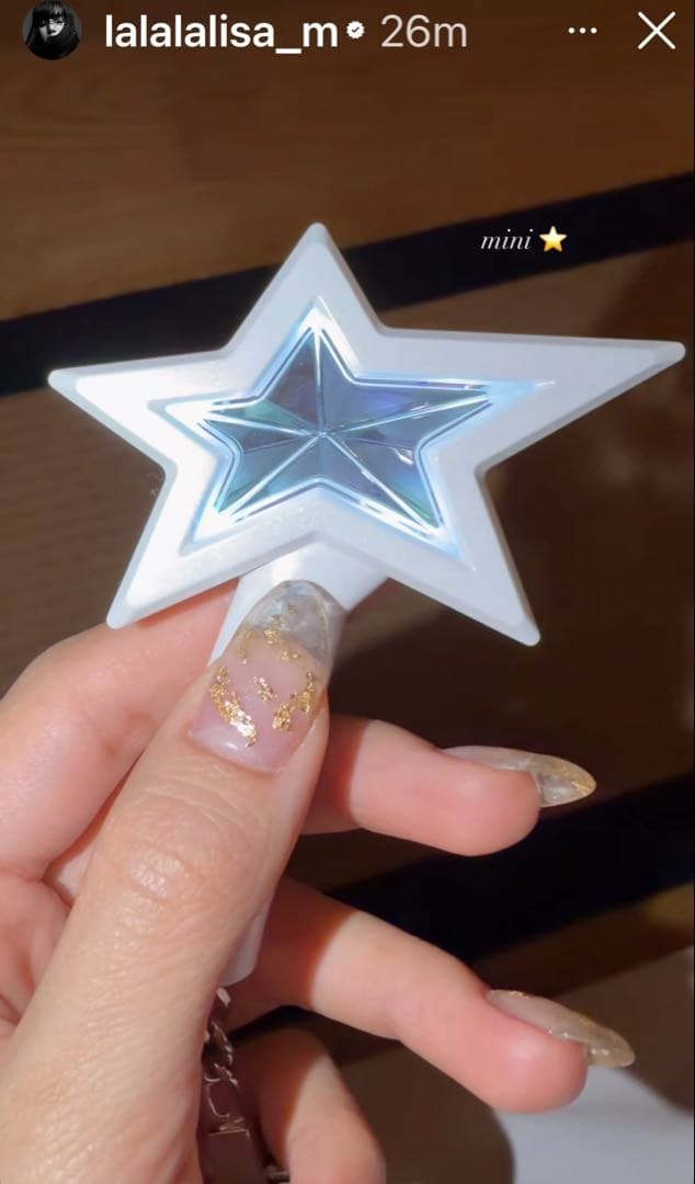 限定 LISA OFFICIAL LIGHTSTICK KEYCHAIN