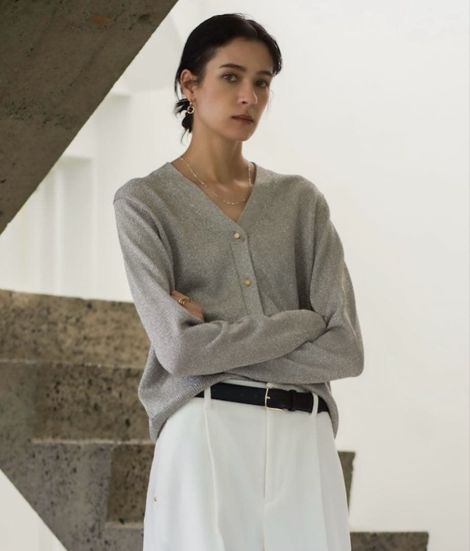 期間限定お値下げ‼️ebureエブールブライトラメリリヤーンカーディガン