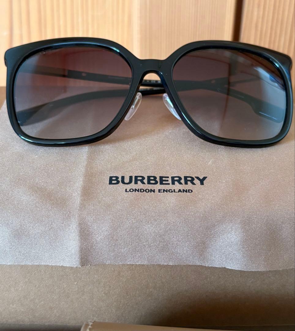 【MONOTONEさん専用】Burberry サングラス
