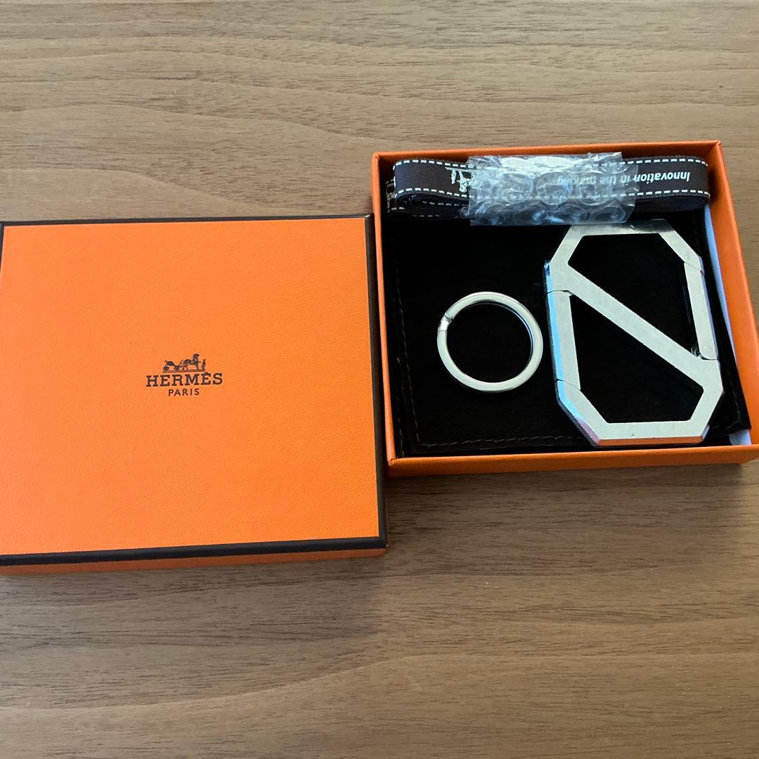 エルメス　デルタ　カナビナ