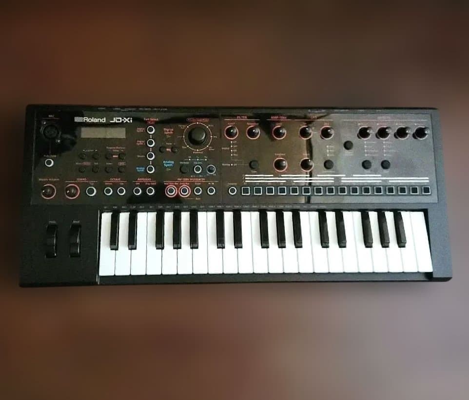 Roland JD-Xi シンセサイザー 37鍵❇️電源ケーブル・マイク・元箱付