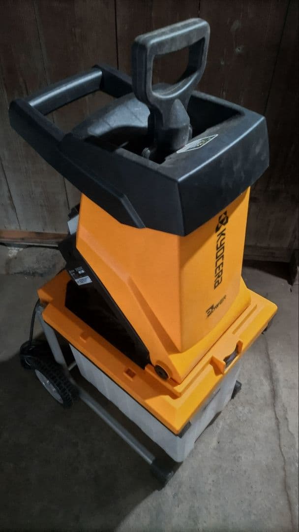 中古 京セラ(Kyocera)ガーデンシュレッダー 粉砕機 GS-2010