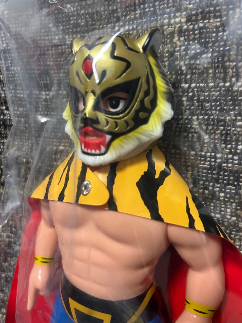 メディコム トイ×SFS ★初代タイガーマスク（初期ゴールド版）ソフビ プロレス