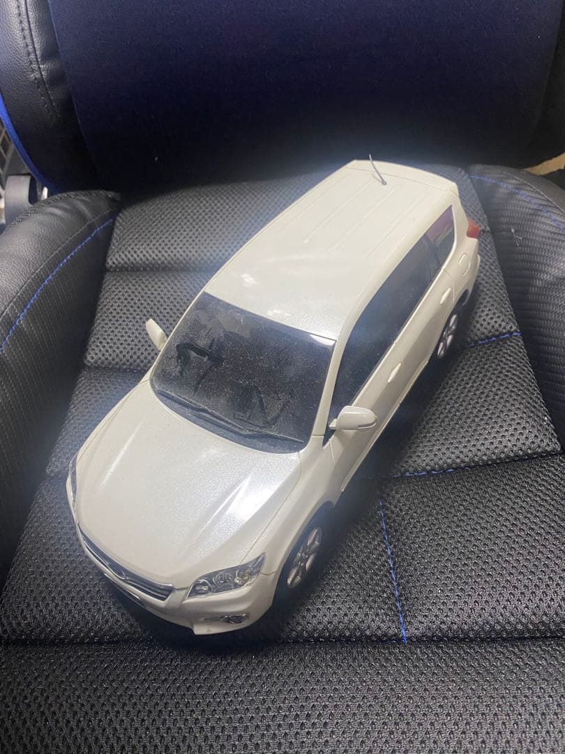 馬*様 トヨタ　Vanguard モデルチェンジカラーサンプルミニカー