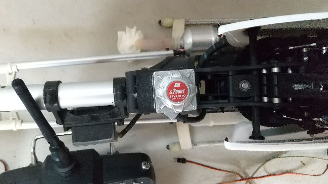 ヒロボー　ラジコンヘリコプター　エンジン　30