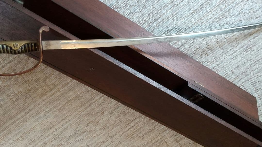 軍刀・儀礼刀サーベル(鞘無し)＋ 刀箱 (自作) ２点セット！