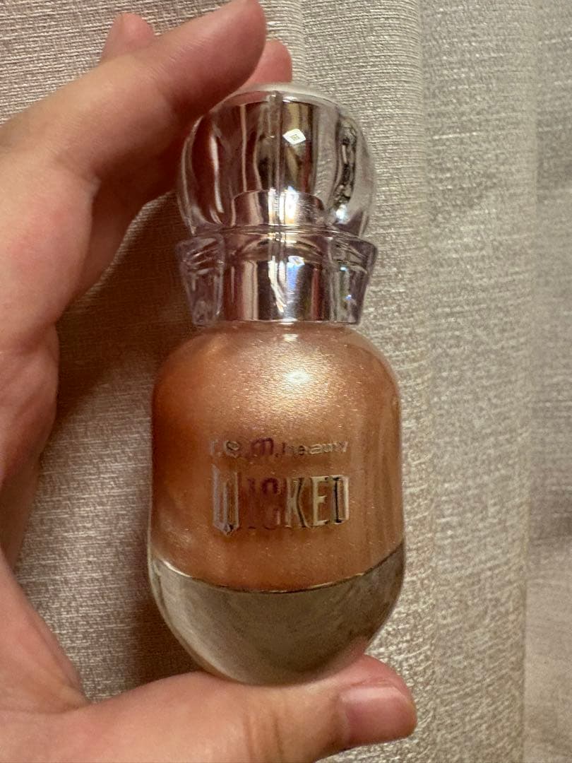 化粧下地 r.e.m. beauty WICKED Galinda Glow Drops