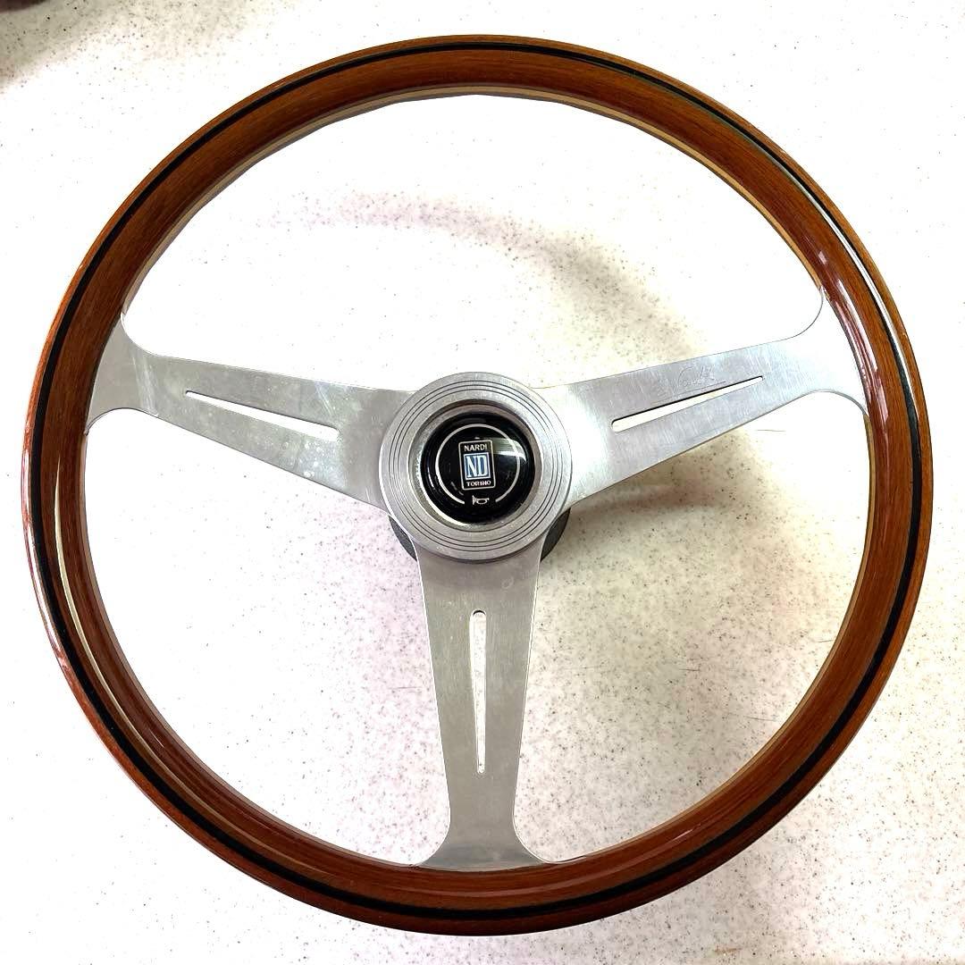 ナルディ　ウッドステアリング15インチ（38.5㎝）