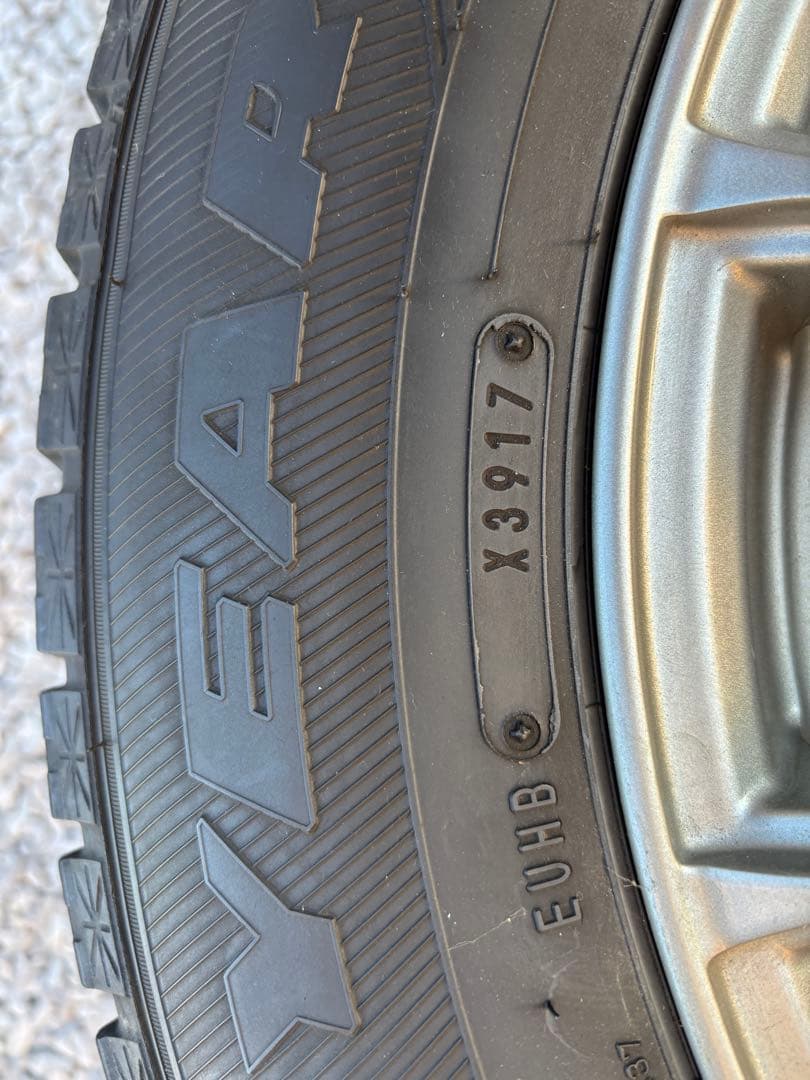 30系アルファード　スタッドレスタイヤ　215/65 16