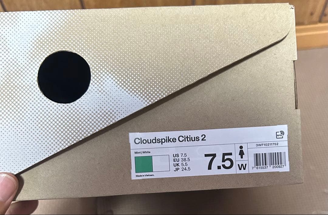 オン クラウドスパイクシティウス2 24.5cm