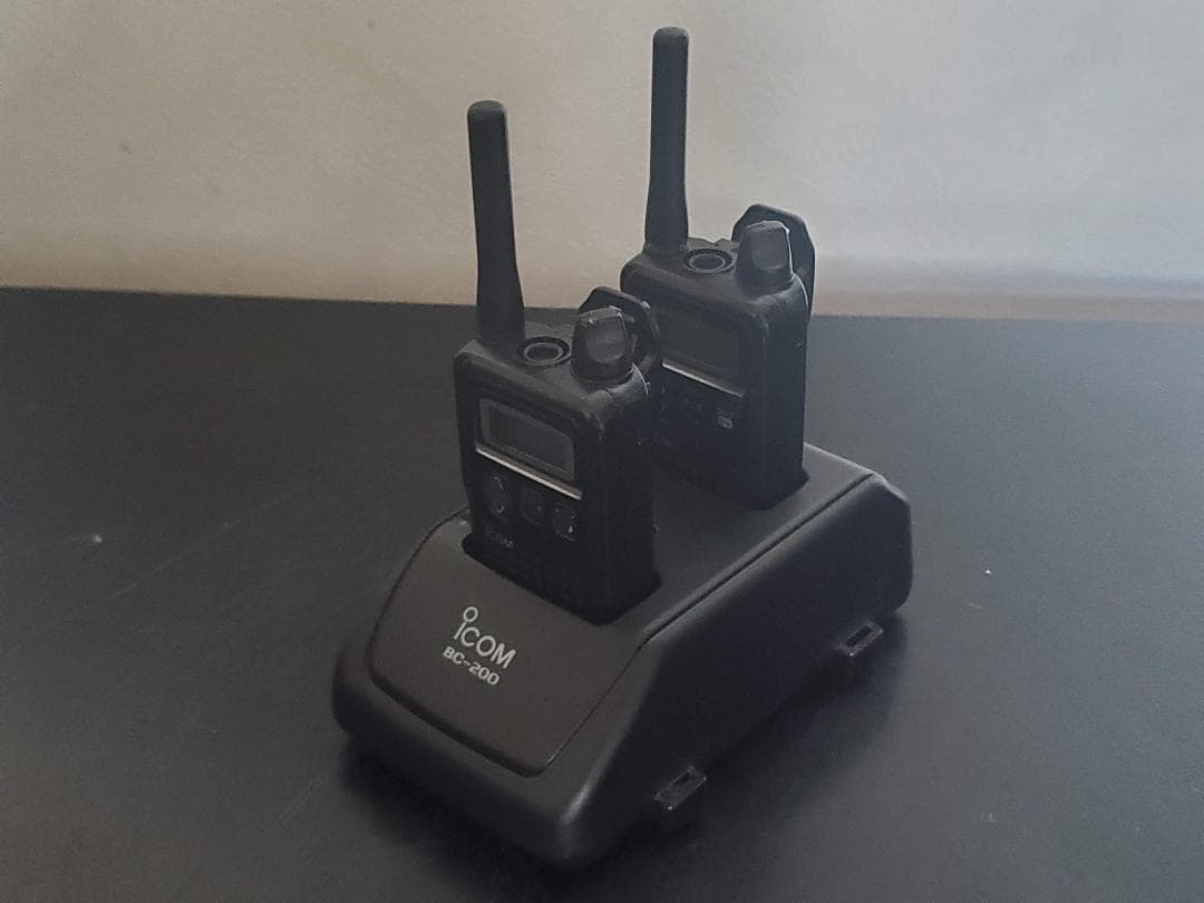 ICOM トランシーバー IC-4300 2台 充電器 BC-200 無線機 2