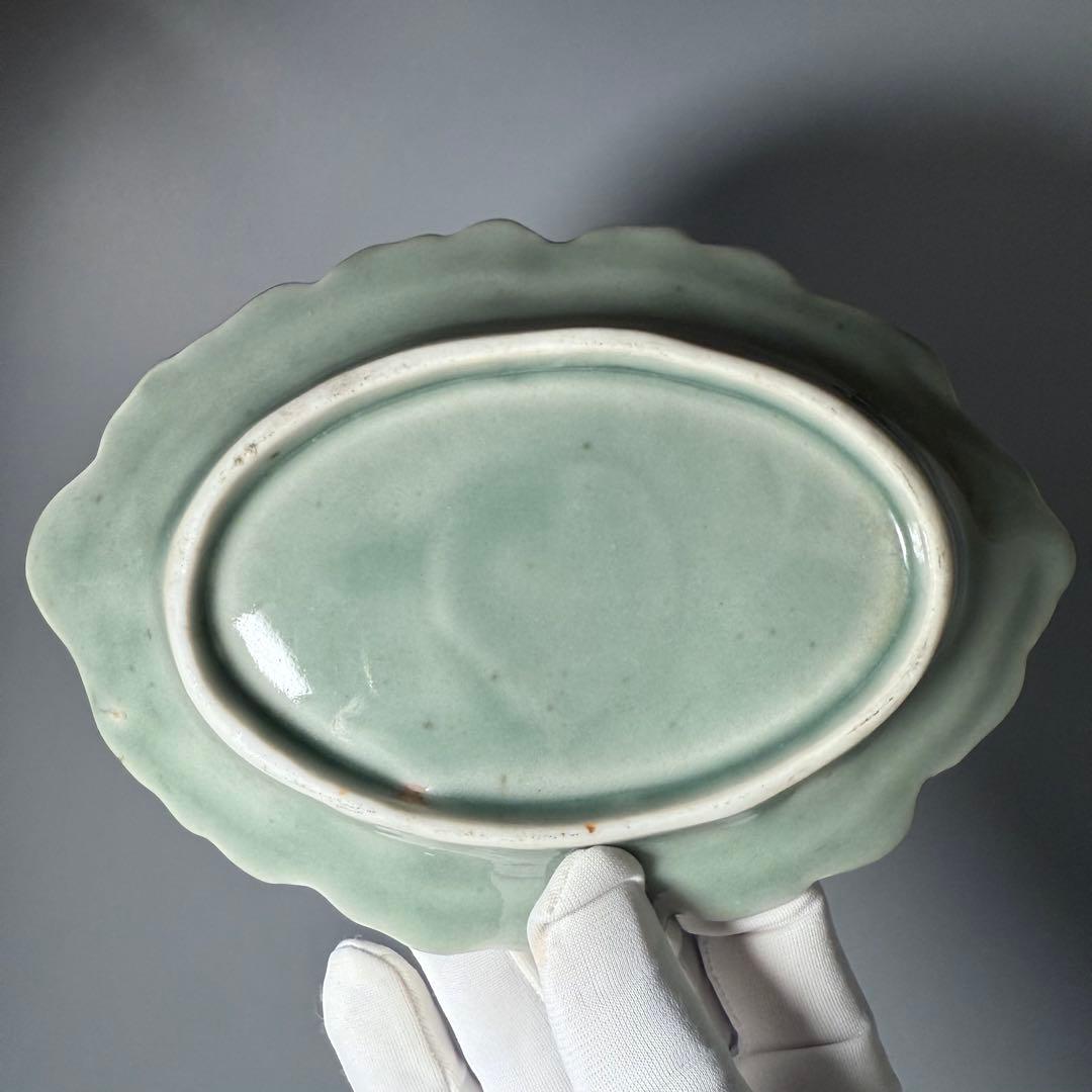 幕末〜明治　鍋島青磁　花文様陽刻葉形皿　12枚　料理屋　古器を楽しむ