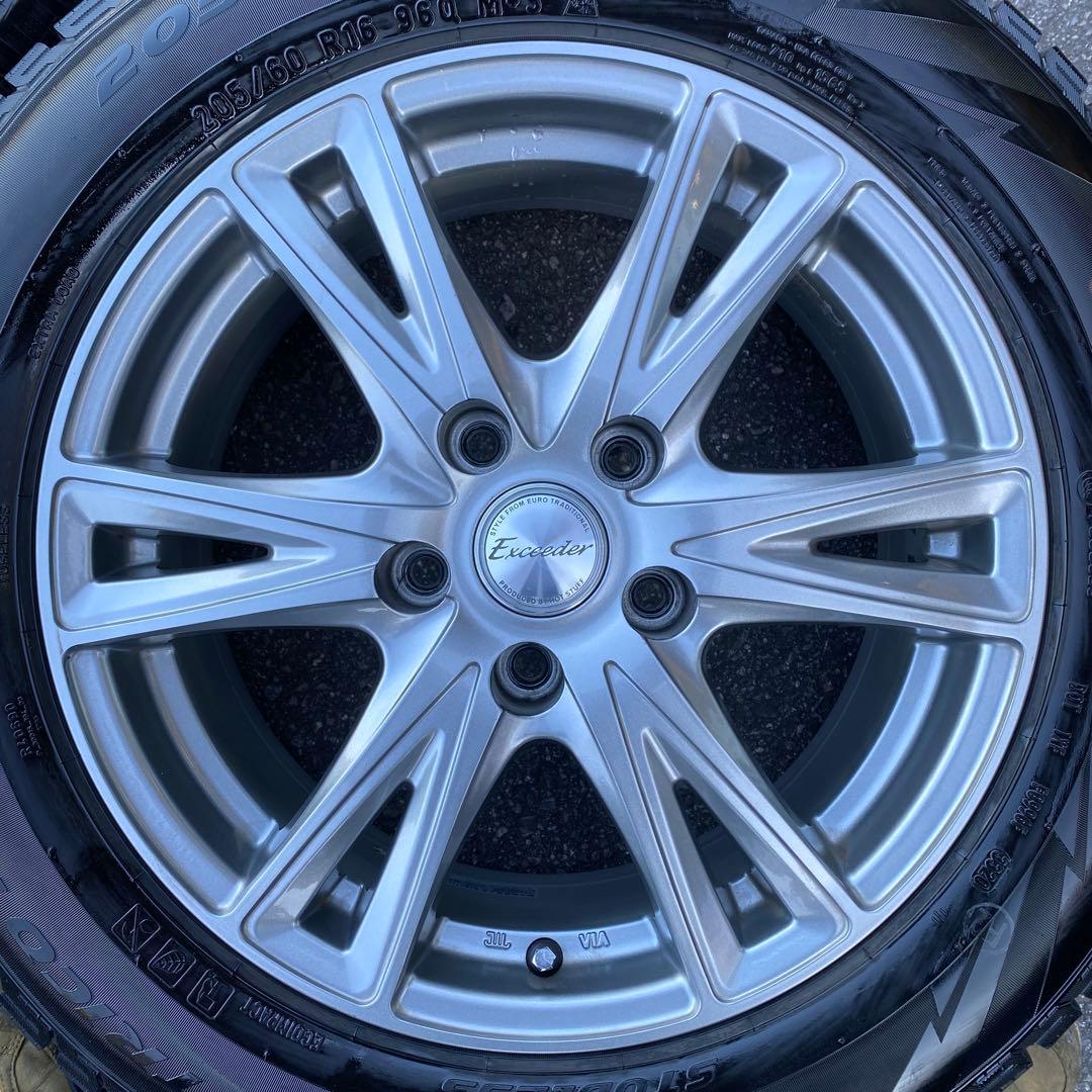 中古溝ありピレリスタッドレスセット90系ノア、ヴォクシー205/60R16