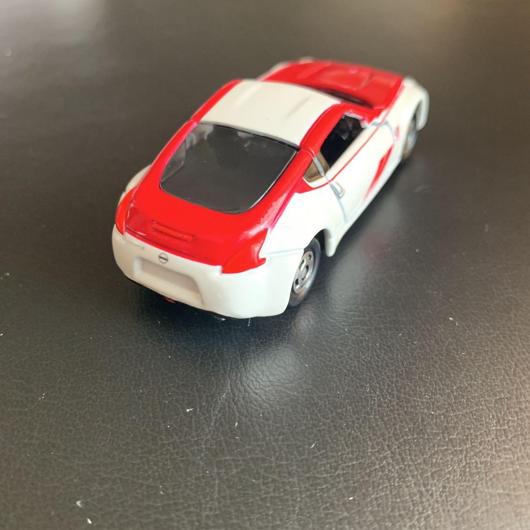 【大幅値引きしました】フェアレディZ 50年記念　トミカ　　ミニカー