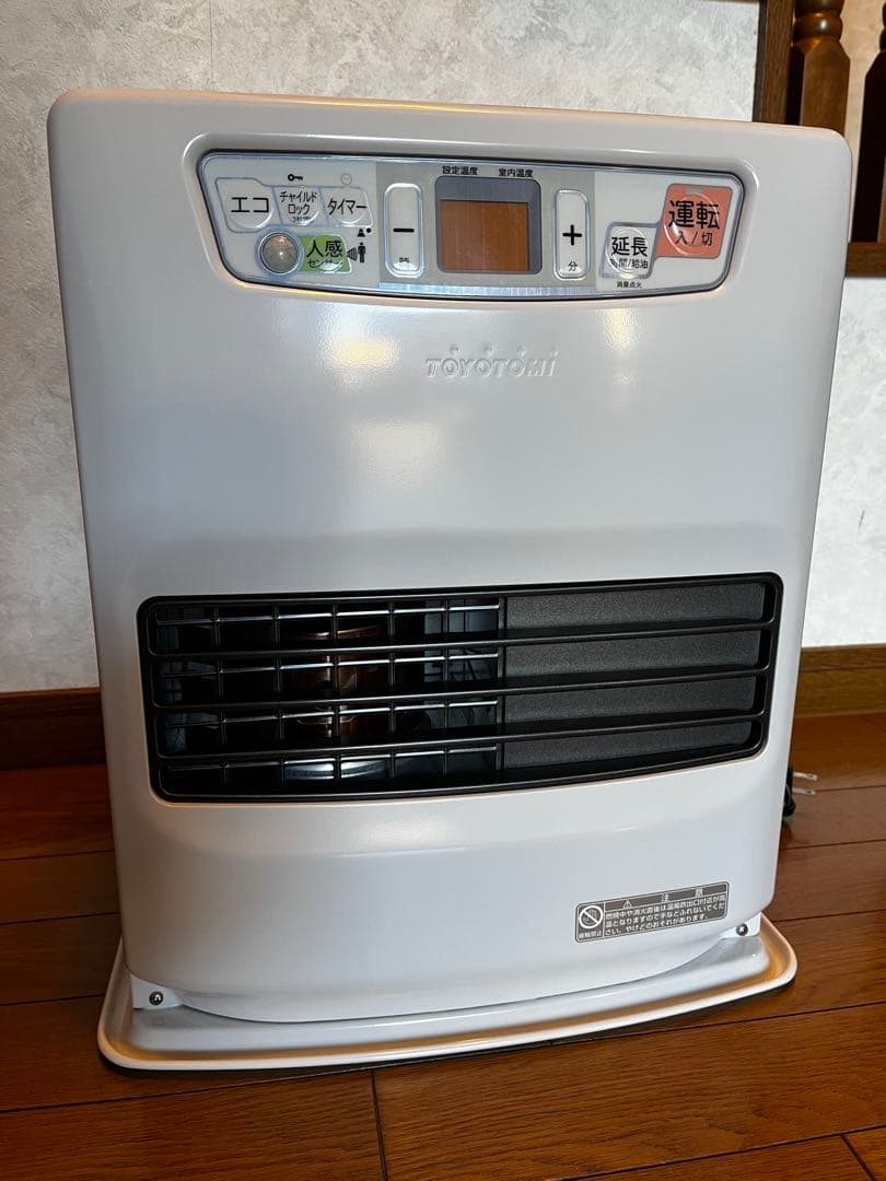 トヨトミ石油ファンヒーター ホワイト LC-S33G 2016年製