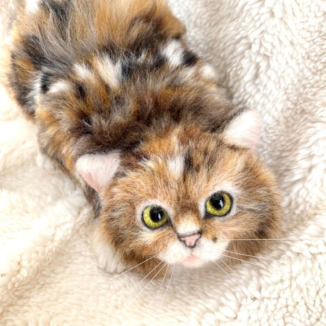 羊毛フェルト猫　全身　リアル可愛い三毛のサイベリアン