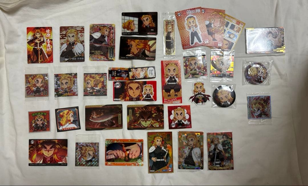 鬼滅の刃　煉獄杏寿郎 まとめ売り グッズ カード シール 缶バッジ セット