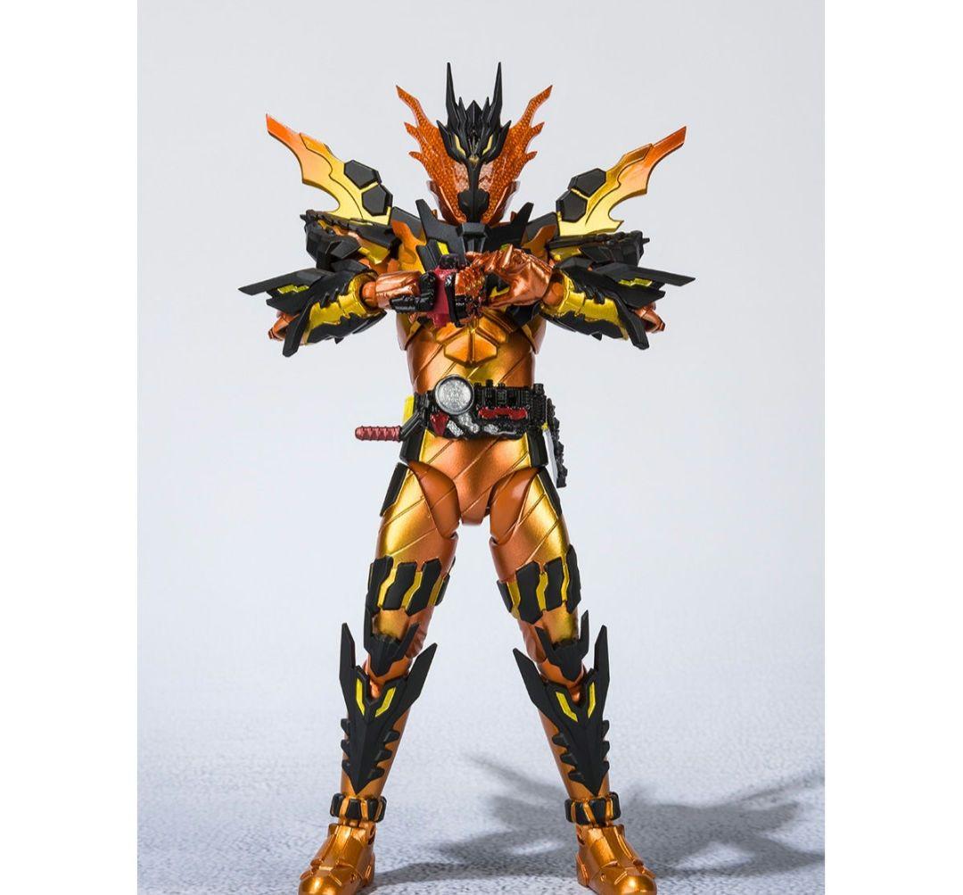 【美品】即完売 希少 SHフィギュアーツ 仮面ライダークローズ クローズマグマ