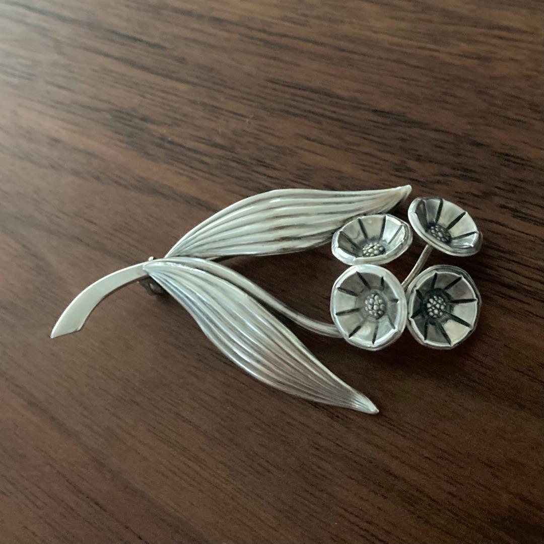 ヴィンテージ＊ブローチ　ボタニカル　フラワー　シルバー　アンティーク　　北欧