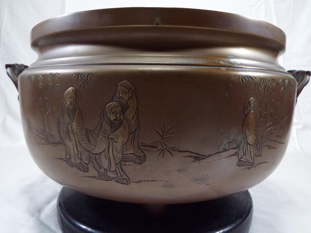 真鍮製　時代を感じる大きい火鉢