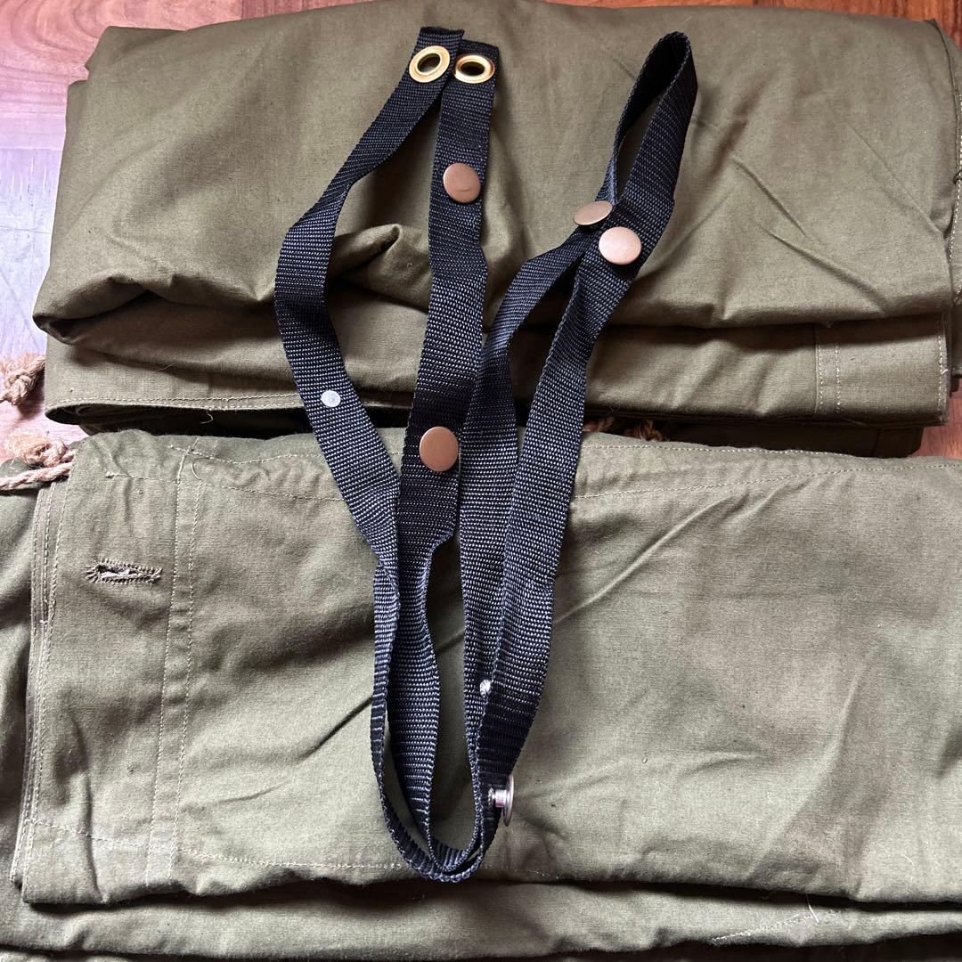 ルーマニア軍幕オリーブ二枚組 連結ボタンベルト付き