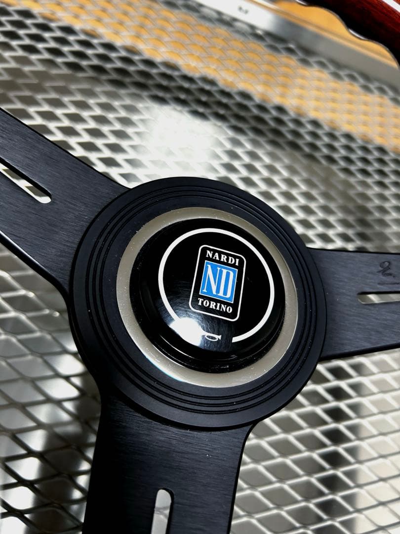 ナルディCLASSIC WOOD ウッド/ブラックスポーク　360mm N122
