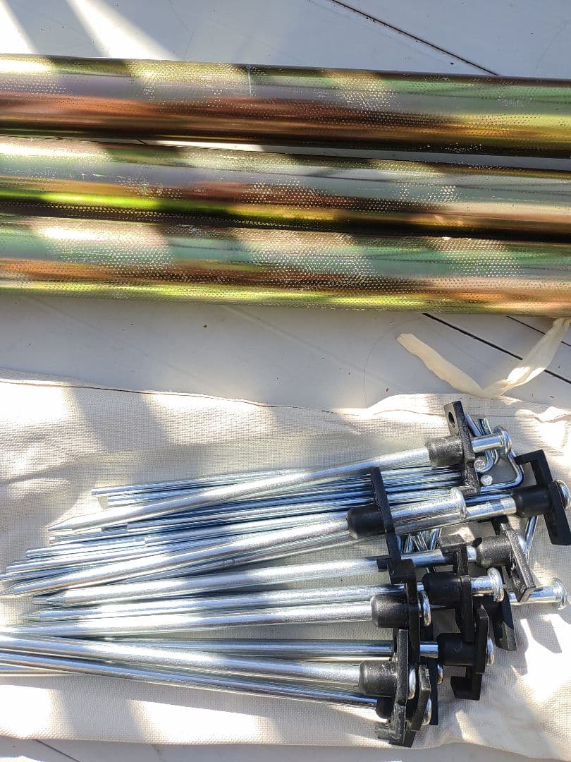 高さ3ｍで直径4ｍの化繊ワンポールテント