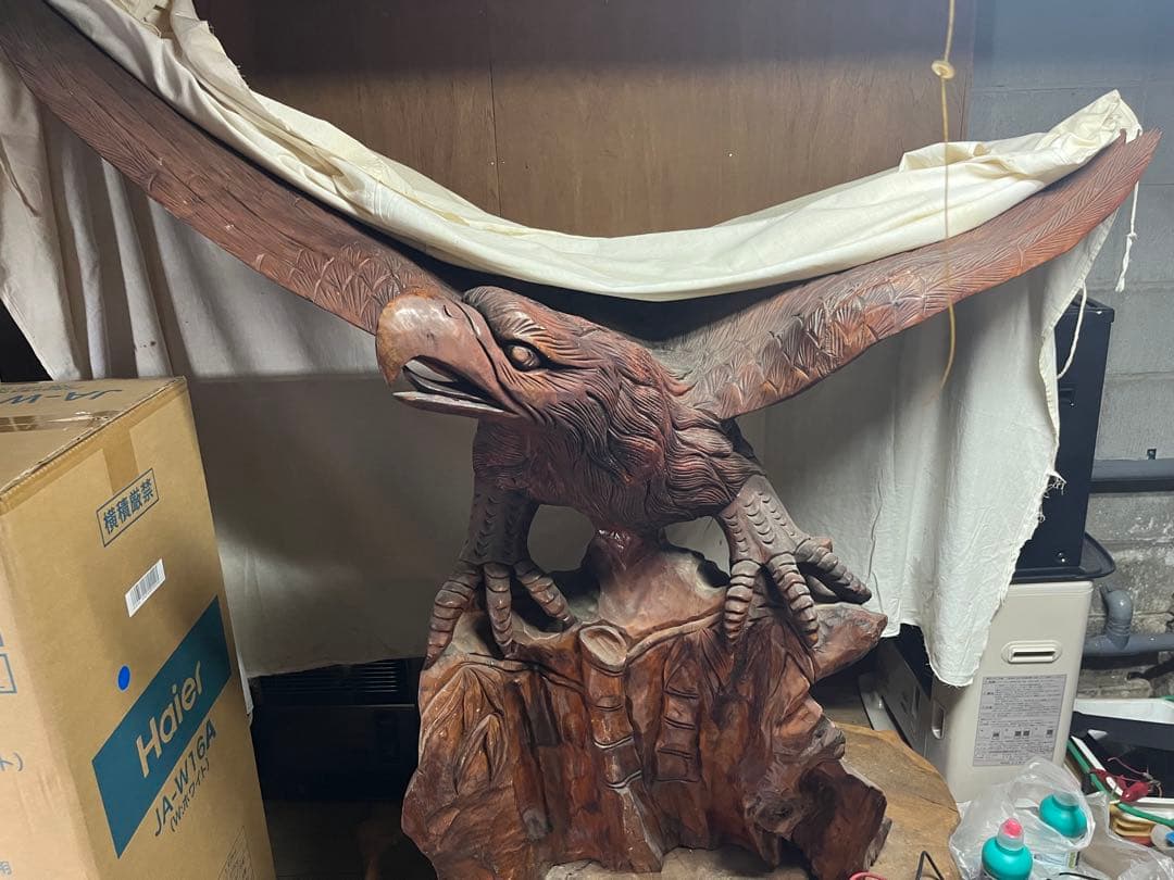 木製鷲の彫刻一刀彫　置物 大