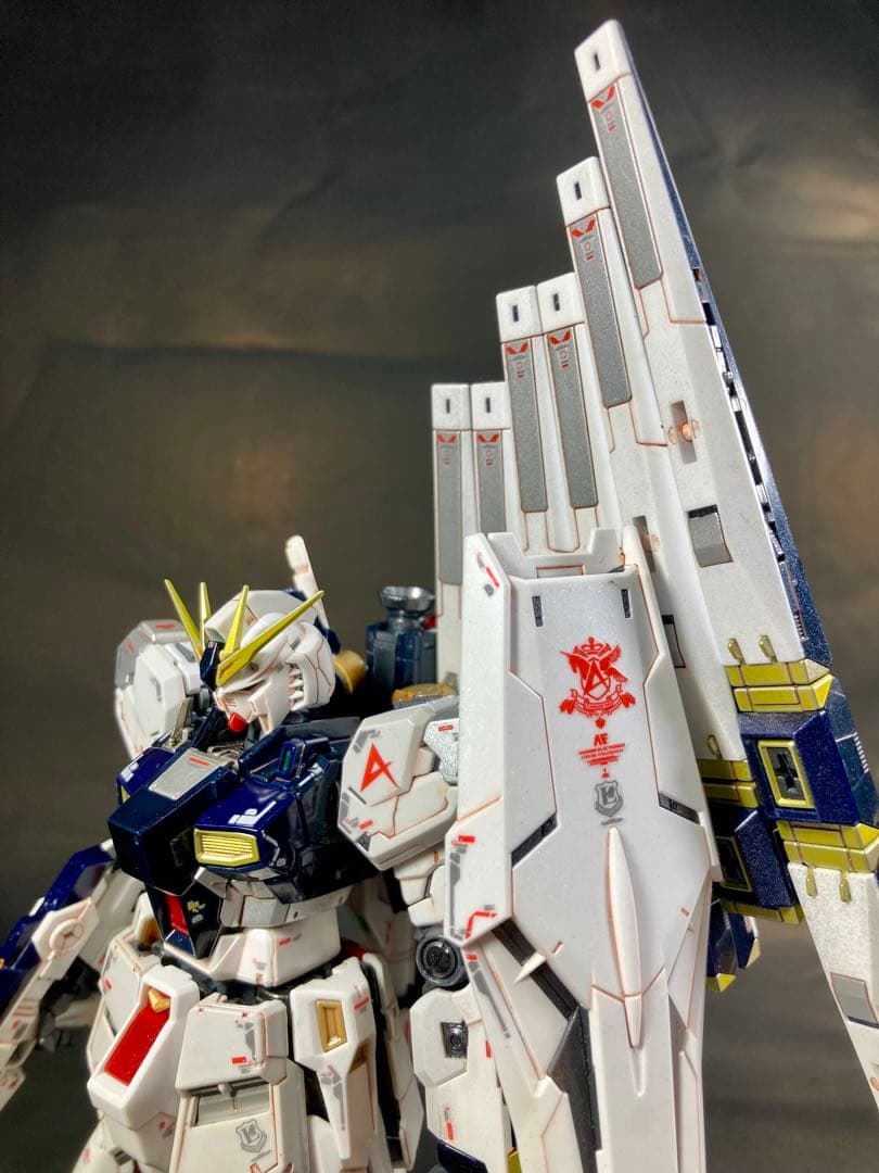 RG νガンダム 全塗装済完成品